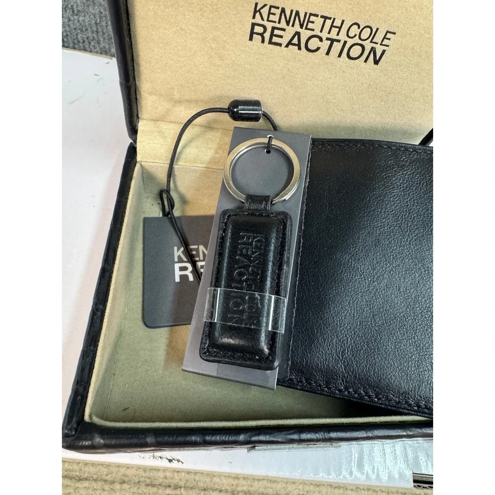 NWB Kenneth Cole Reaction Mens Genuine Leather Passcase Wallet & Key Fob Set